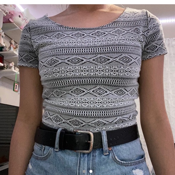 h&m white n black crop - Picture 1 of 2